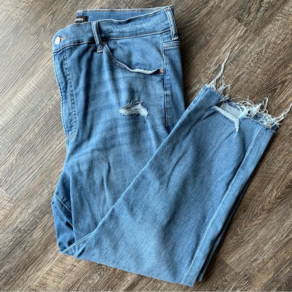 Express Mom Ultra High Rise Jean - cropped ripped hem